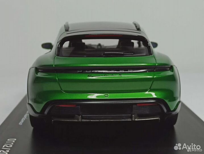 Porsche Taycan Turbo S Cross Turismo