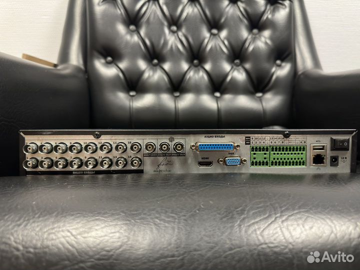 Аналоговый видеорегистратор Fox FX-16WD