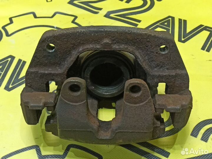 Суппорт передний правый Bmw X5 E53 N62B44 2004