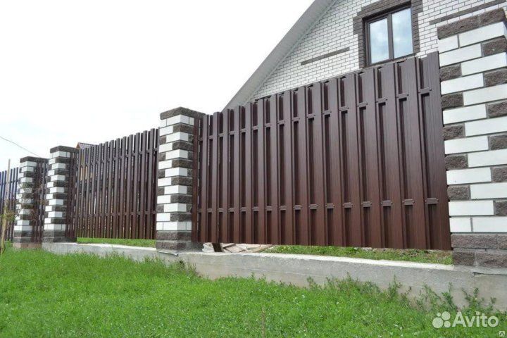 Забор из металлического штакетника 0,5 мм