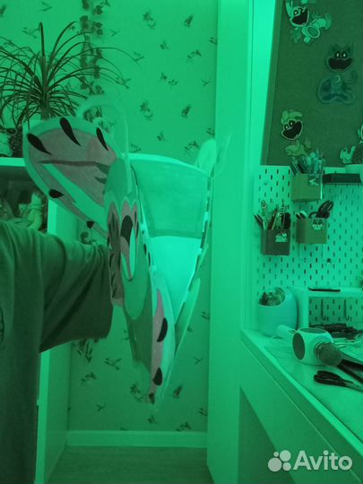 Дракон из бумаги на руку