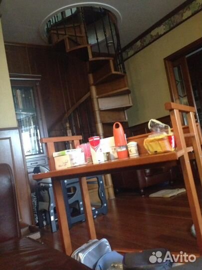 Винтовая дубовая лестница премиального класса