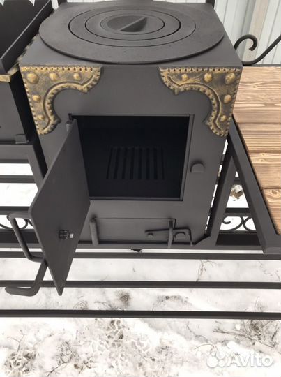 Мангал с крышей