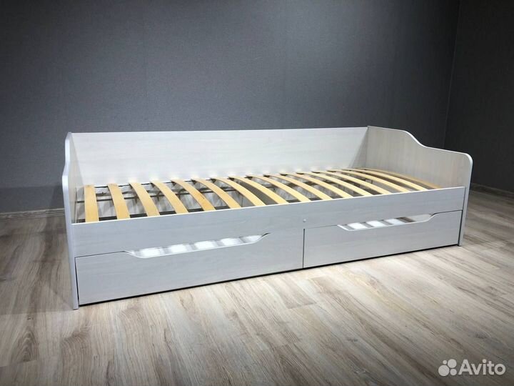 Кровать односпальная в стиле IKEA