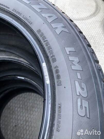 Bridgestone Blizzak LM-25 4x4 235/55 R18