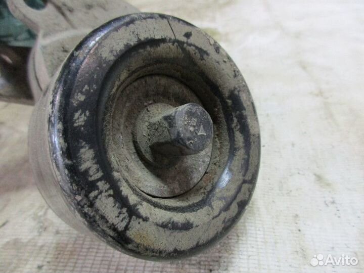 Ролик руч.ремня с кронштейном Nissan Teana J32 200