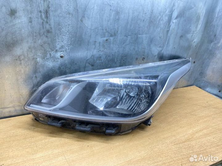 Стекло фары переднее левое Kia Rio 4 G4FG 2018