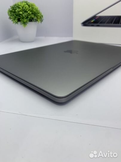 MacBook Pro 13 2019 i5 8gb 256gb как новый