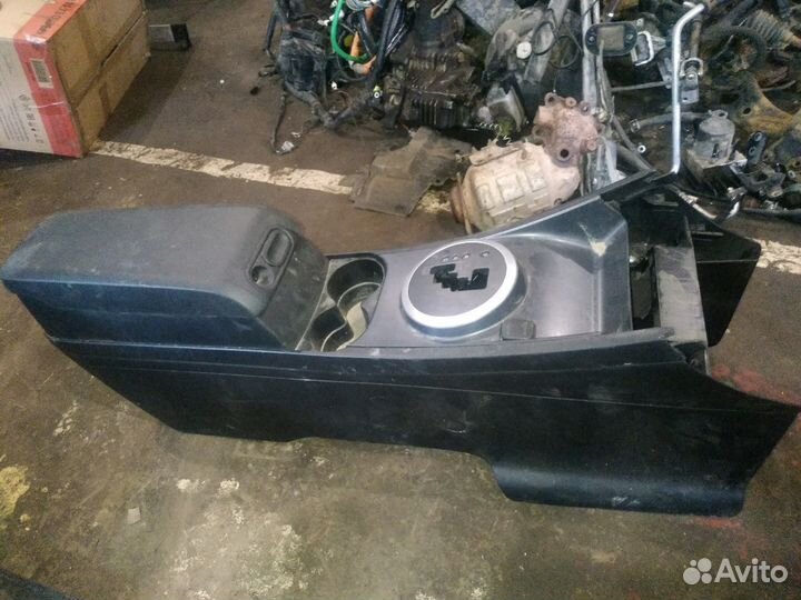 Подлокотник Mazda cx-7 2008 год