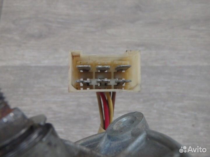 Моторчик (электродвигатель) стеклоочистителя перед