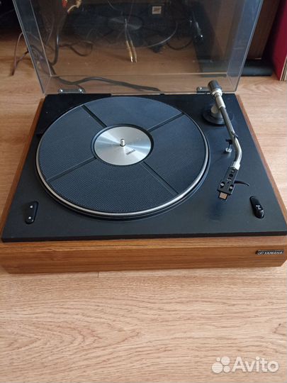 Проигрыватель винила yamaha CS-70p