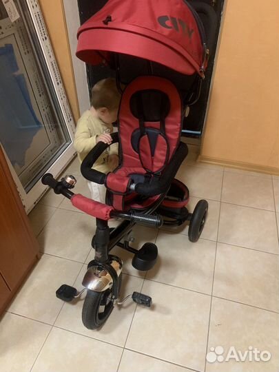 Детский велосипед с родительской ручкой новый