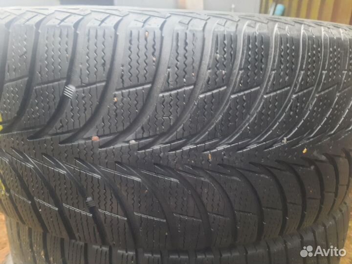 Goodyear UltraGrip Ice 215/55 R17 94T