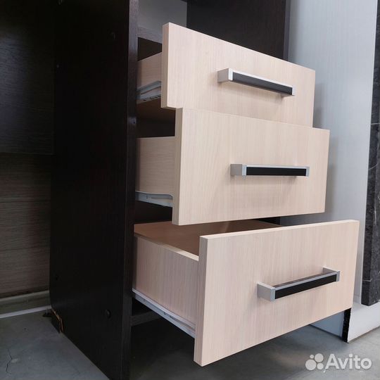 Компьютерный стол угловой