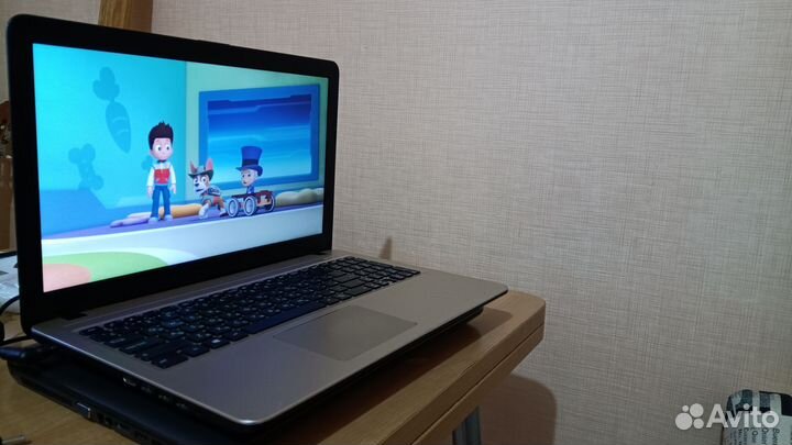 Asus D540 Pentium 4ядра/4Гб/SSD/Win10