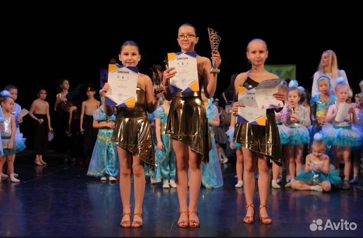 Дизайн, пошив костюмов для танцев, хореографии