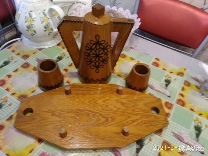 Набор посуды из дерева