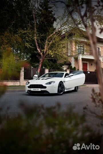 Aston Martin V8 Vantage 4.7 МТ, 2011, 20 280 км