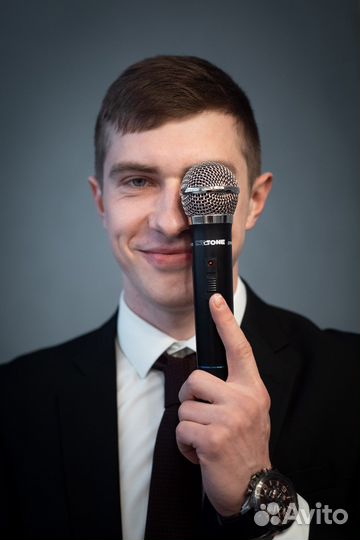 Ведущий с DJ