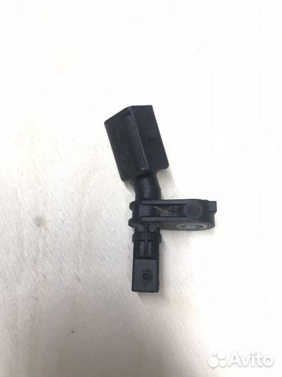 Датчик ABS передний левый Tiguan 2