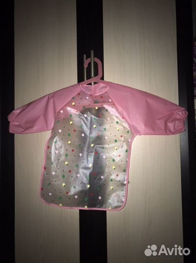 Слюнявчик с рукавами