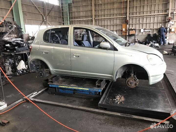 Подушка двс Toyota Vitz SCP10 (Заднее)