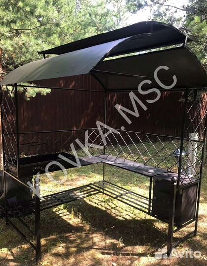 Мангал с крышей