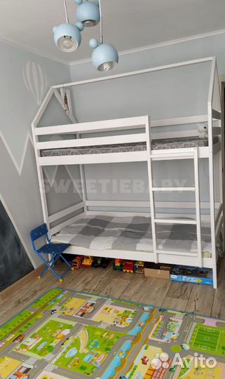 Детская кровать-домик двухъярусная