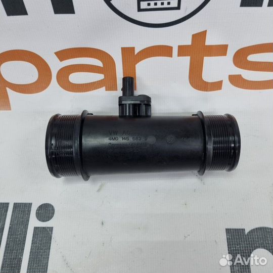 Патрубок интеркулера Audi Q8 2019