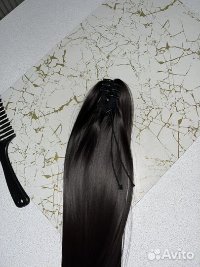 Хвост на заколке