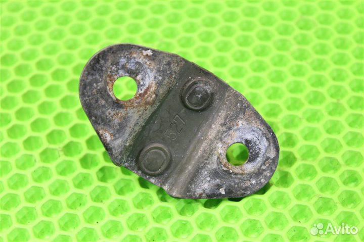 Петля замка багажника Mazda Bongo SK82MN F8 2008