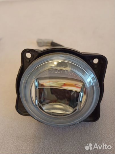 Фара противотуманная Toyota Roomy правая комплект