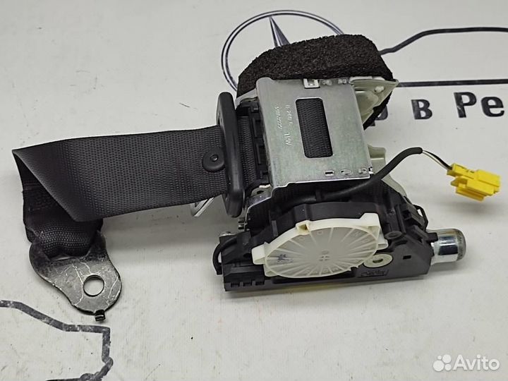 Ремень безопасности задний правый w204 C-class