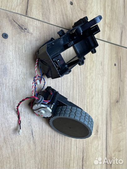 Двигатель колесо для Ecovast Deebot Ozmo 900