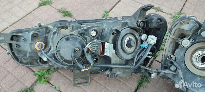 Фары на mitsubishi lancer 10