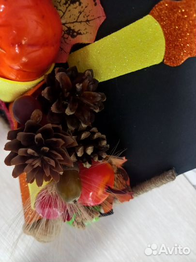 Осенняя поделка.Много природных материалов