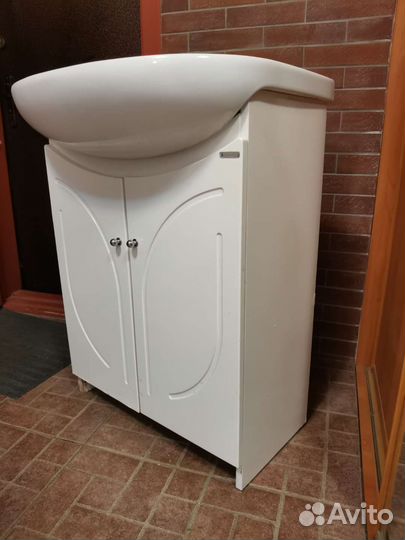 Тумба для ванной с раковиной