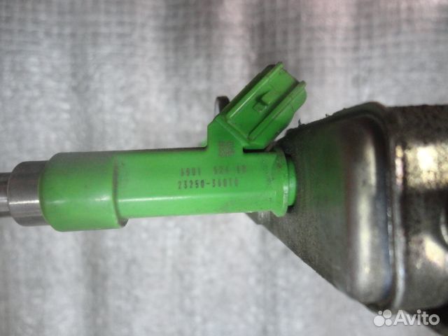 Топливная рейка форсунка Toyota Lexus