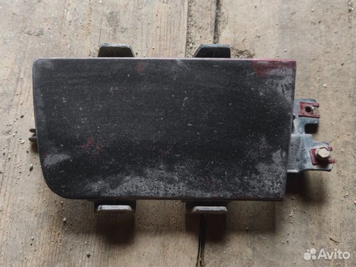 Правая заглушка противотуманки bmw e34