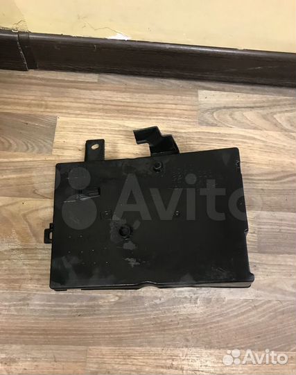 Подставка аккумулятора Mitsubishi Outlander 3