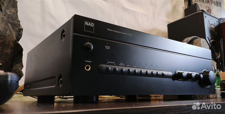 Усилитель NAD 372