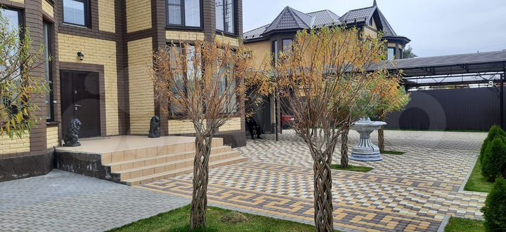 Коттедж 340 м² на участке 10 сот.