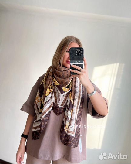 Платок guess новый