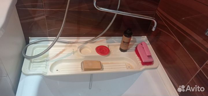 Полочка на ванну накладная