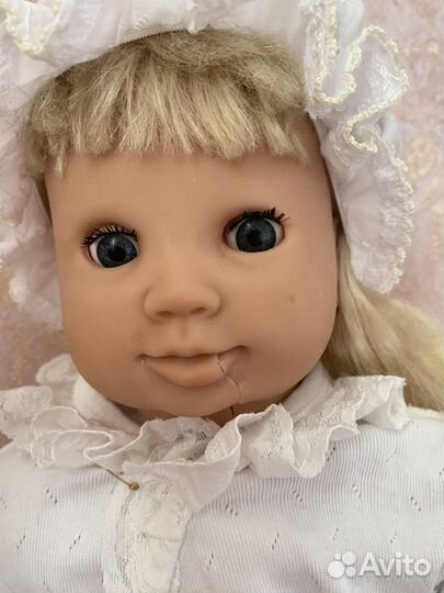 Интерактивная кукла Ксюша работает