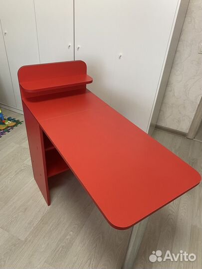 Стол для мастера маникюра