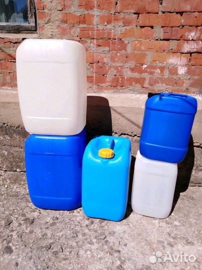 Канистры пластиковые б/у - 10, 20 л
