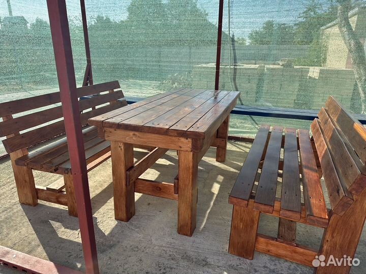 Продам Комплект Стол и Лавки