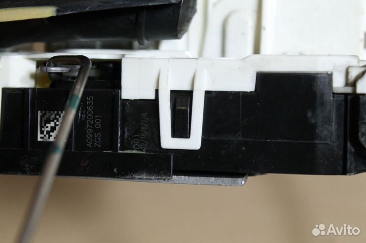 Замок двери передней правой Mercedes E-klasse W212