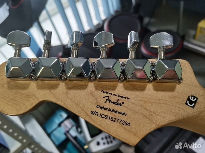 Электрогитара Fender Squier Bullet Strat